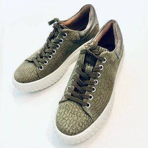 SOFFT Women’s Parkyn Leather Round Toe Oxfords Sneaker NWOB, Never Used Size 7.5